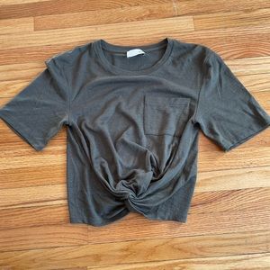 Aritzia Wilfred Free green subah T-shirt in size small